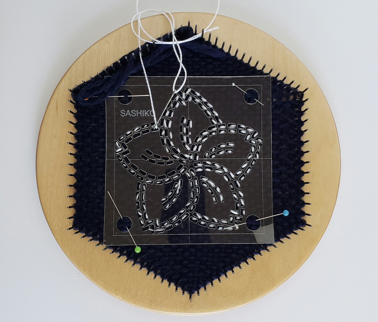 UsingPinLoomAsHoop-byGvT-cropped