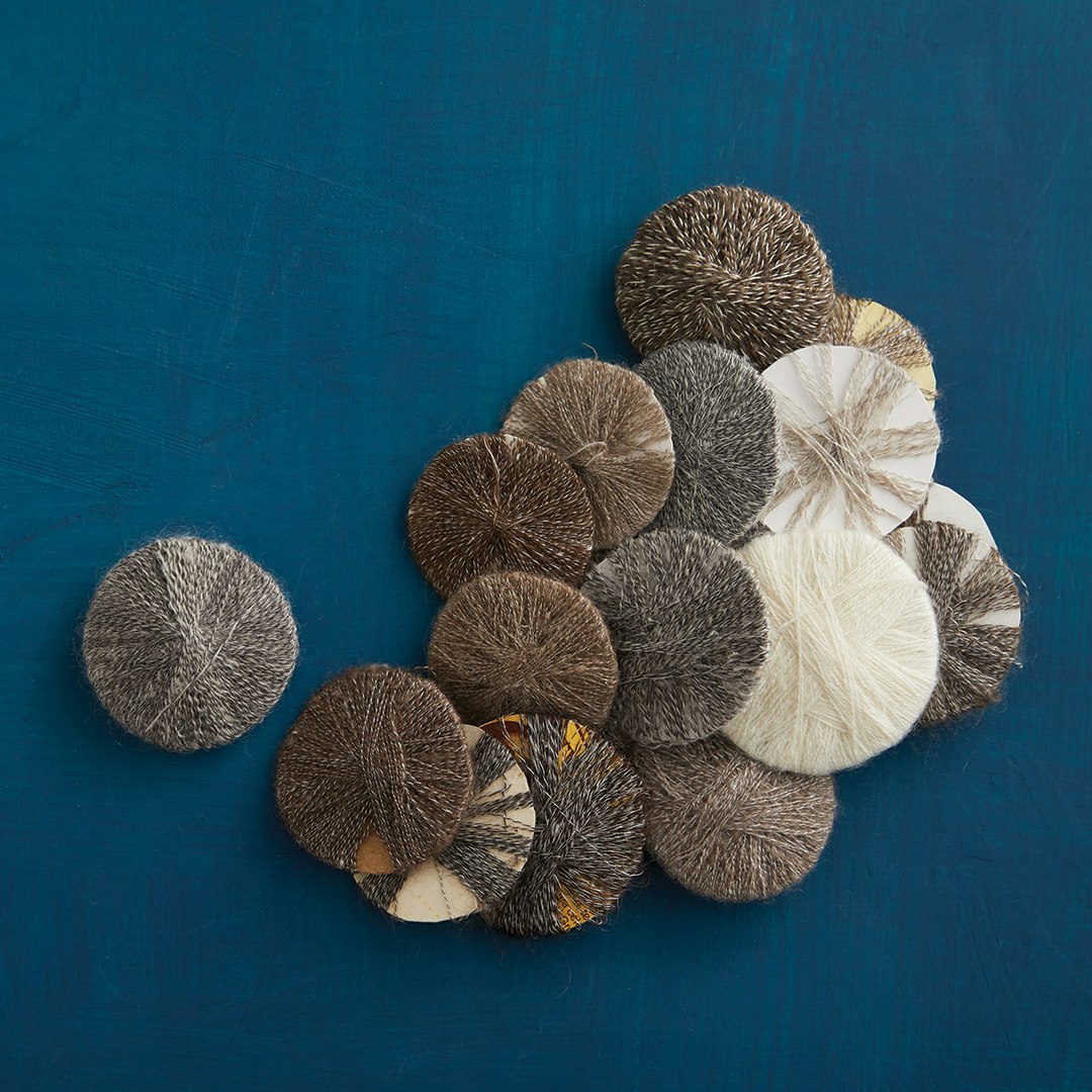 Orenburg lace yarns on discs