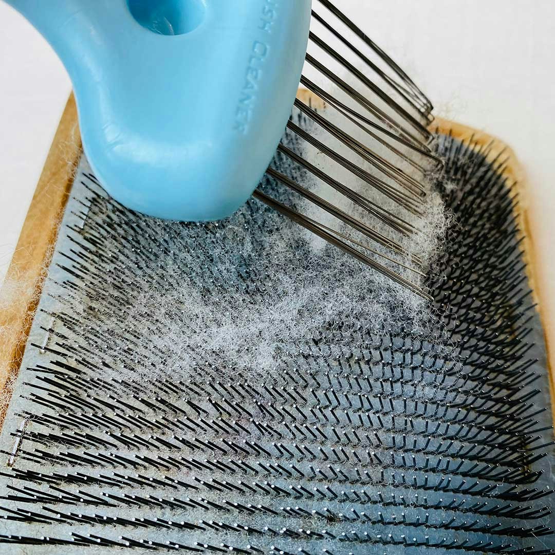 01-Using-Brush-Cleaner