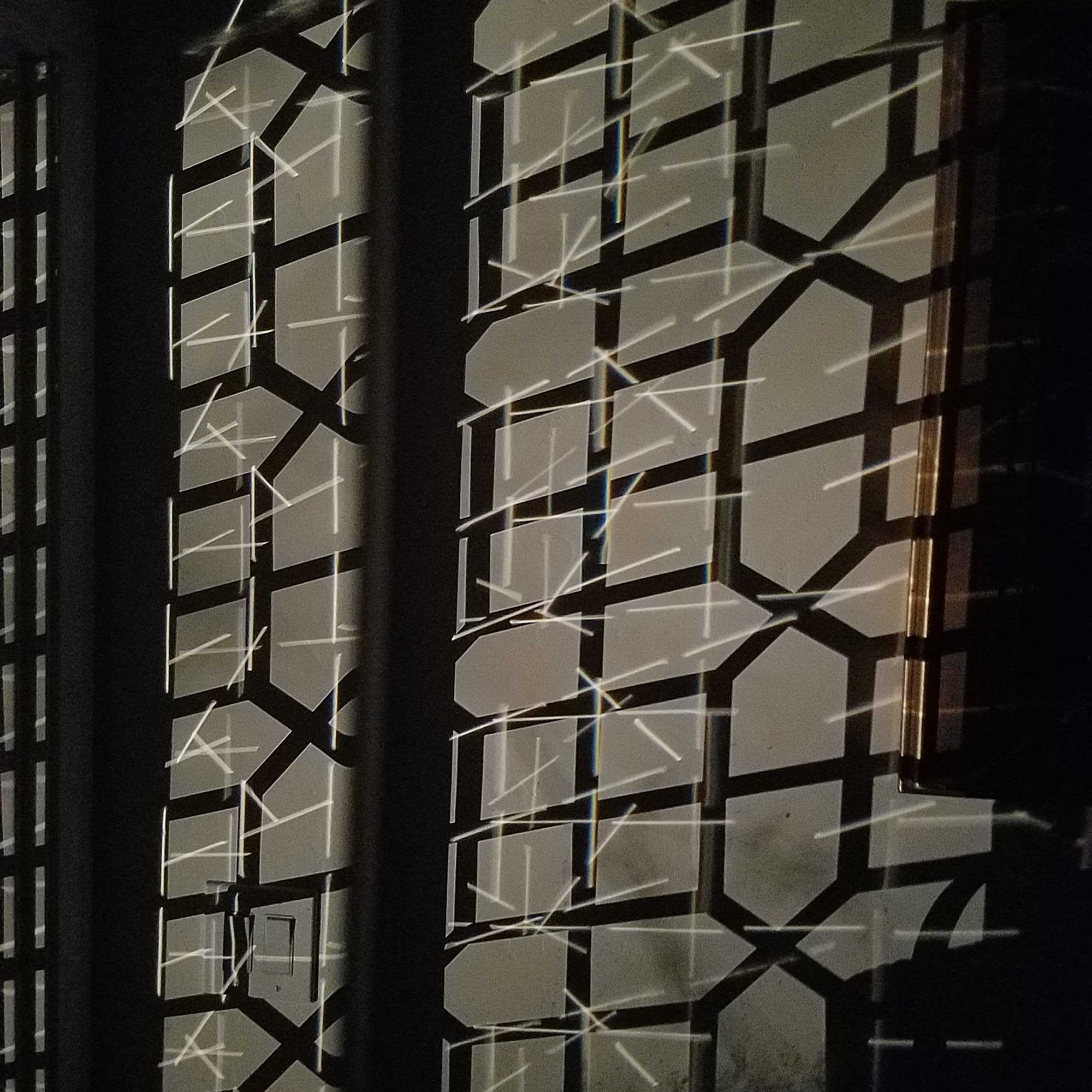 Shadows-on-wall-seh