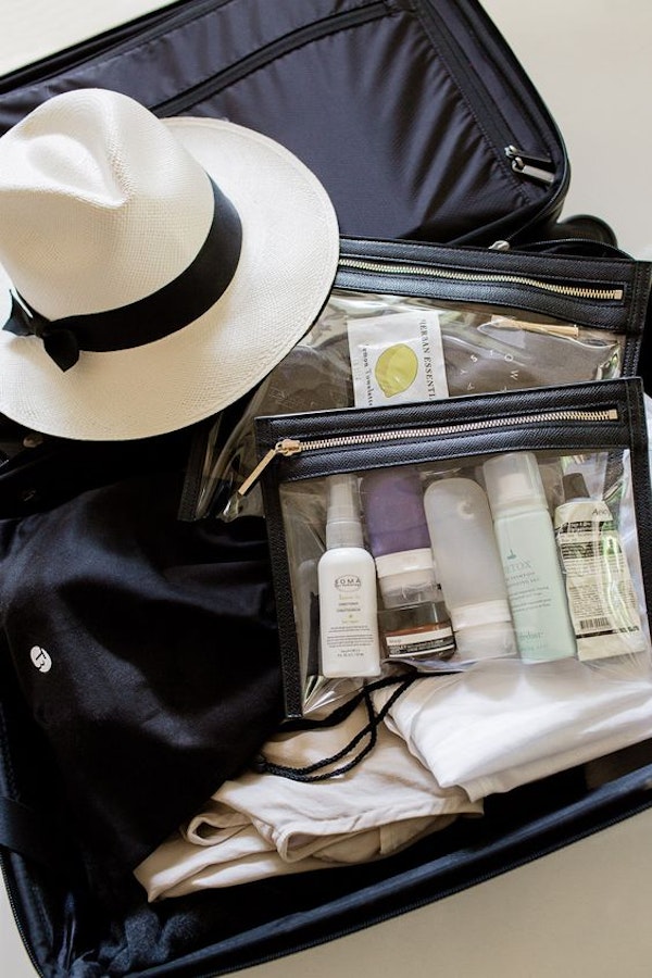 How to pack your cosmetics during travels