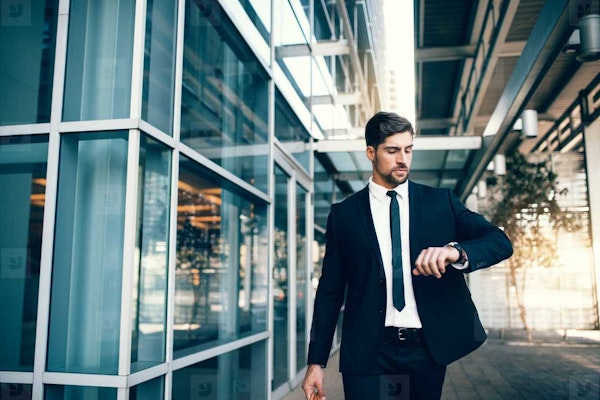 An essentials guide for businessmen — how to pack for the holiday