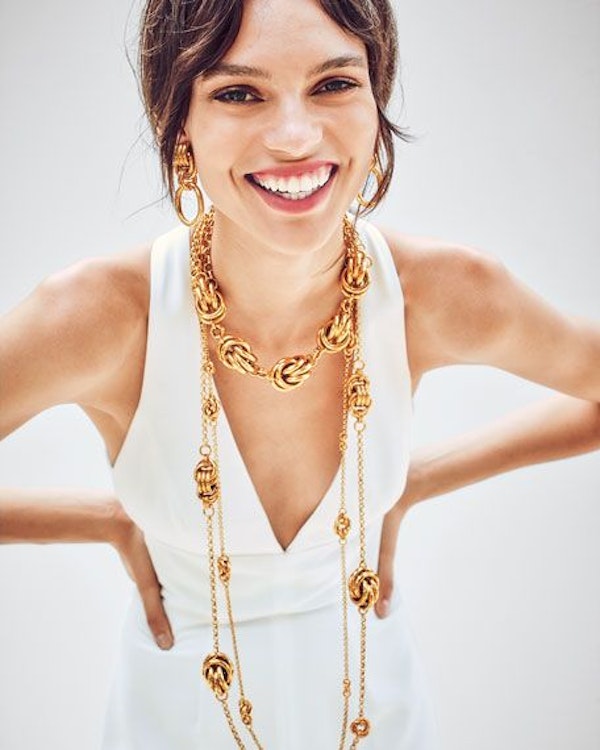 New trend: Heavy gold necklaces