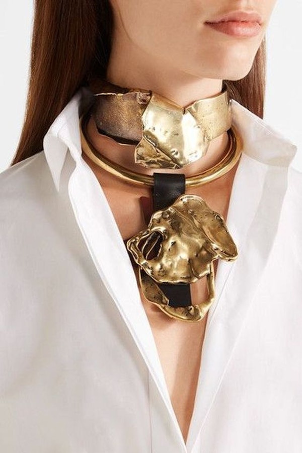 New trend: Heavy gold necklaces