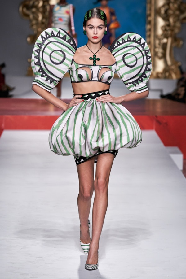 Women with character in Emilio Pucci, Moschino, Armani collections at MFW