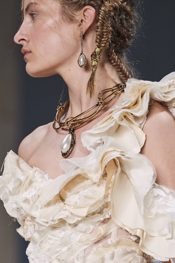 Reunion idea in Alexander McQueen collection S/S 2020