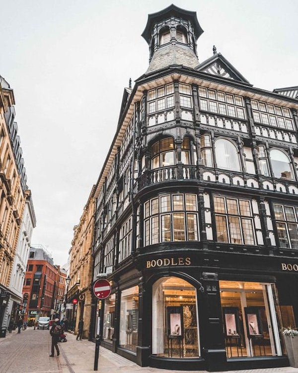  Shopping tips for Manchester