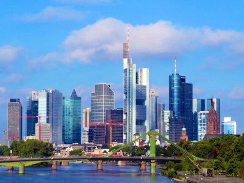 Exclusive fashion tour with your own stylist in Frankfurt