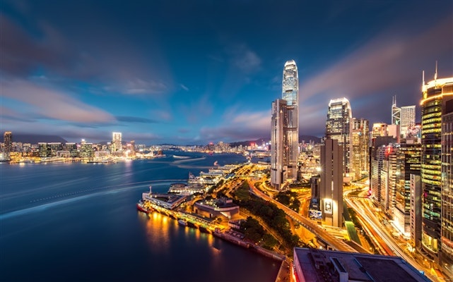 Exclusive fashion tour with your own stylist in Hong Kong