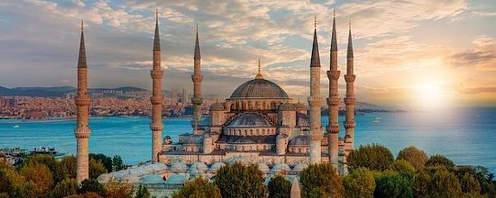 Exclusive fashion tour with your own stylist in Istanbul