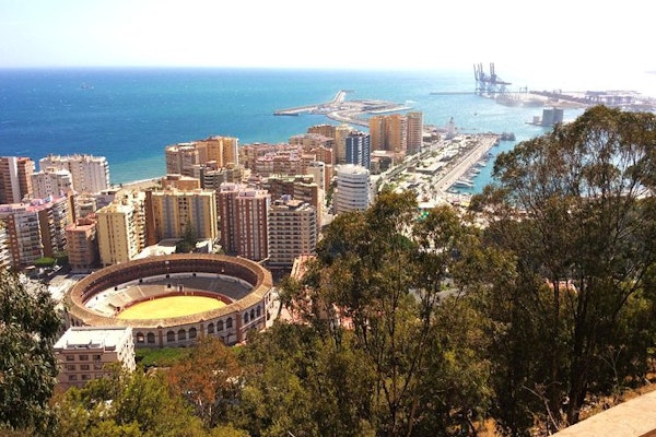 Exclusive fashion tour with your own stylist in Malaga + Marbella
