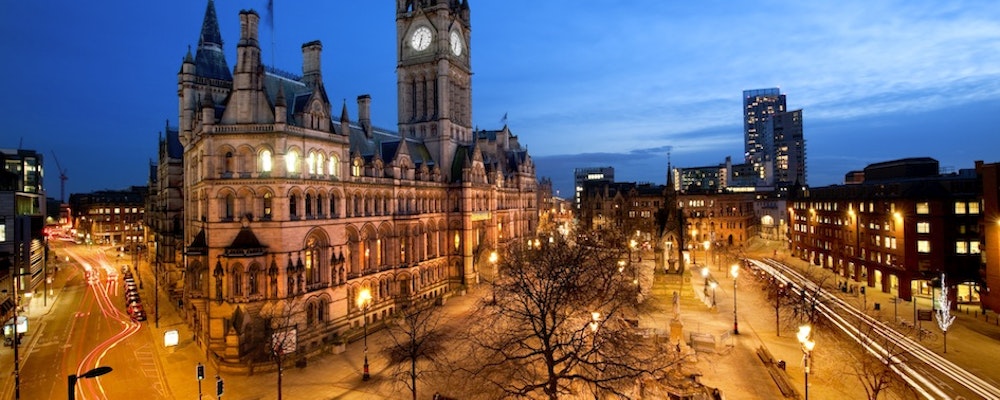 Exclusive fashion tour with your own stylist in Manchester