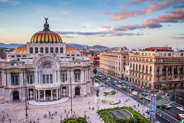 Exclusive fashion tour with your own stylist in Mexico City