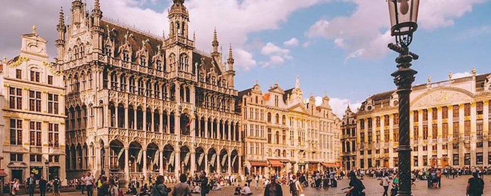 Explore Brussels and shop with our stylist
