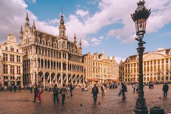 Explore Brussels and shop with our stylist