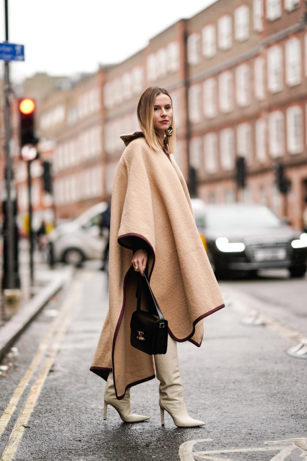 Capes - A fashionable alternative to the autumn coats