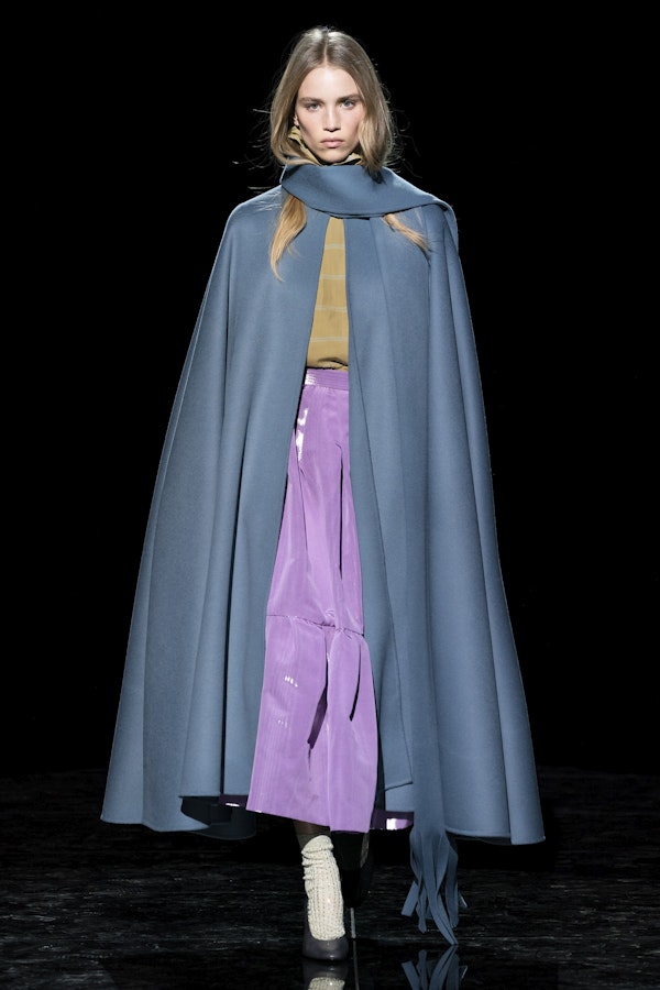 Capes - A fashionable alternative to the autumn coats