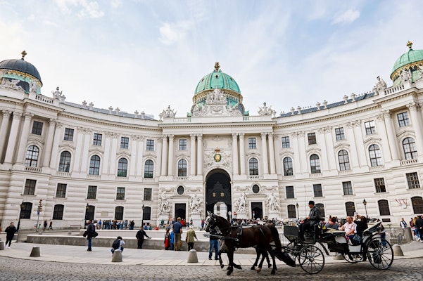 Luxury shopping tour with your own stylist in Vienna