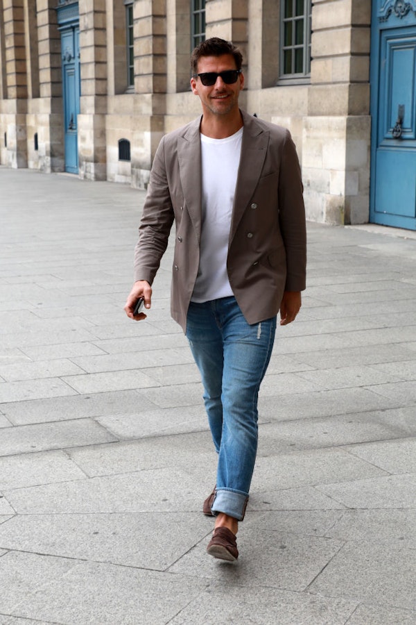 Business style - how to wear jeans in office and look formal