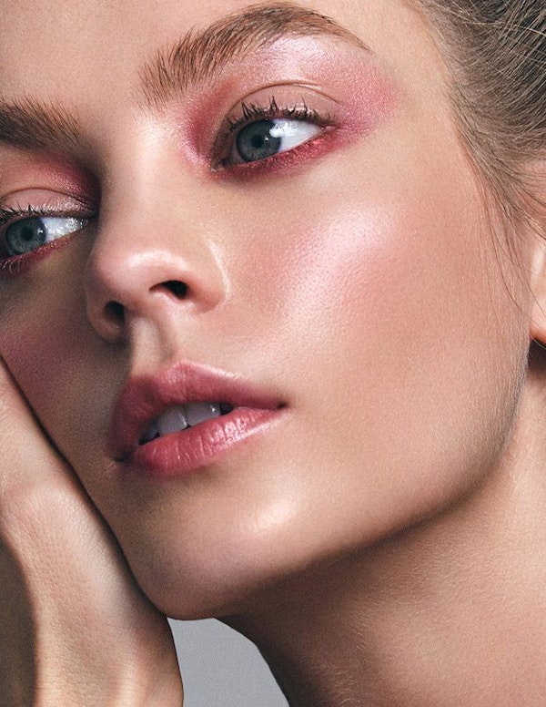 The  rules of bright makeup
