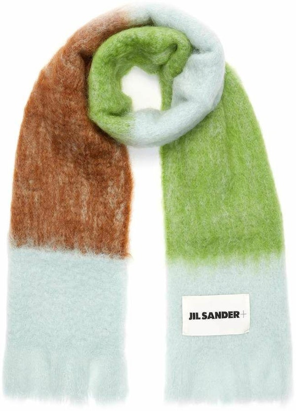 The most fashionable scarves this winter and how to wear them