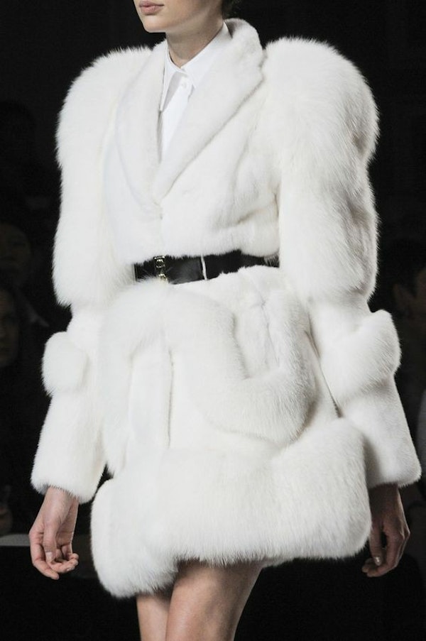 How to wear a white this winter