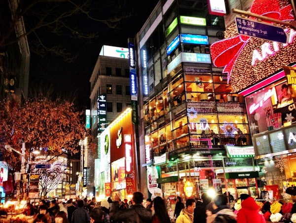 Luxury shopping tour with professional stylist in Seoul