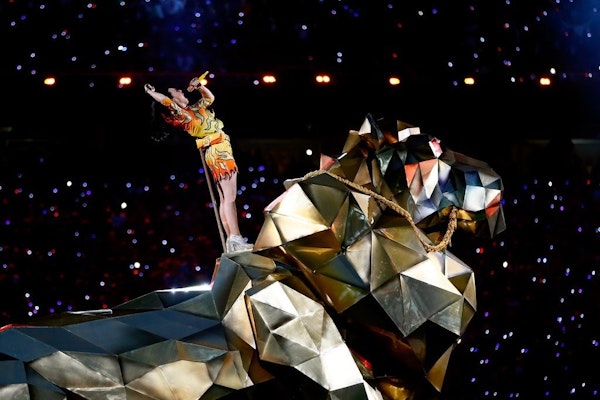 The brightest headliners outfits at the Super Bowl of all time