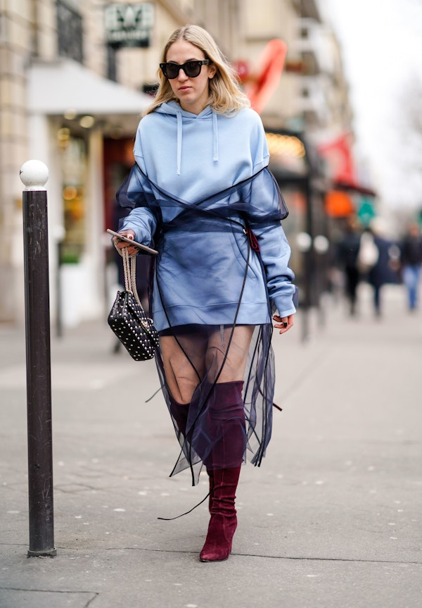 Street Style: What to wear with hoodie and sweatshirt this Spring 