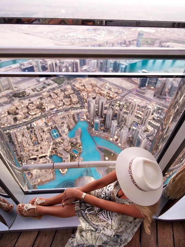 Travel guide for Dubai from fashion stylists. Where to stay, what to see and where to go for shopping