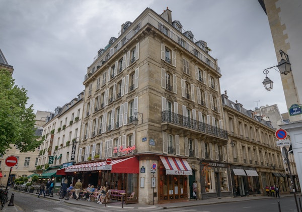 Make your shopping experience in Paris a memory
