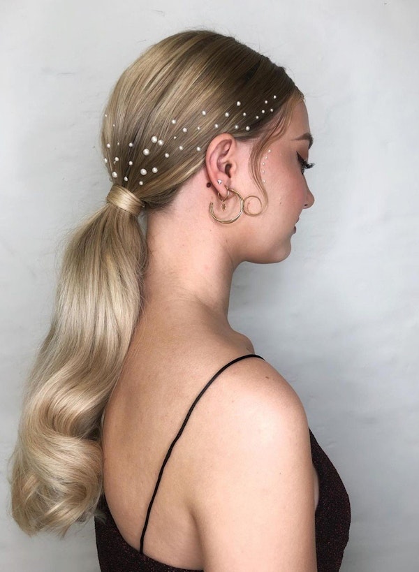 Hairstyles to Try for Christmas and New Year 