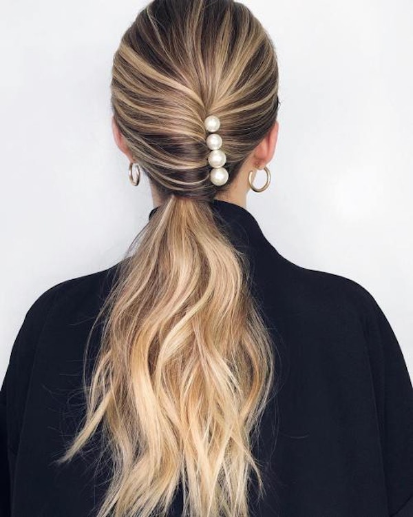 Hairstyles to Try for Christmas and New Year 