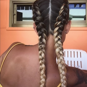 Hippie soul and lightness, Summer 2022 haircuts want mini braids