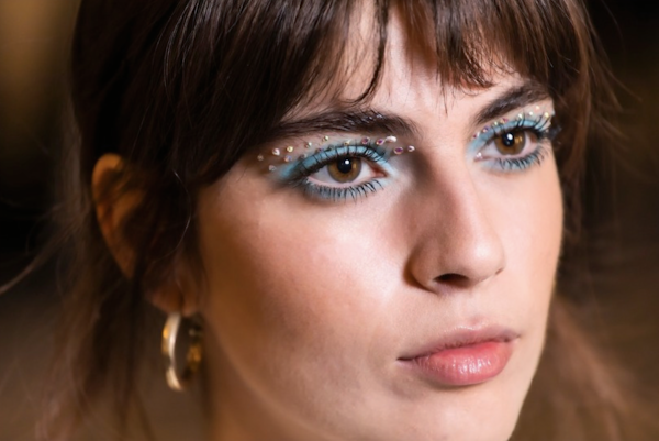 Shades of the sea inspire summer 2022 eye makeup