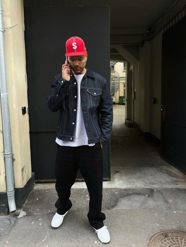 How to match the white t-shirt? The looks for him