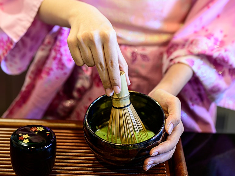 銀座で伝統的な茶道を体験する