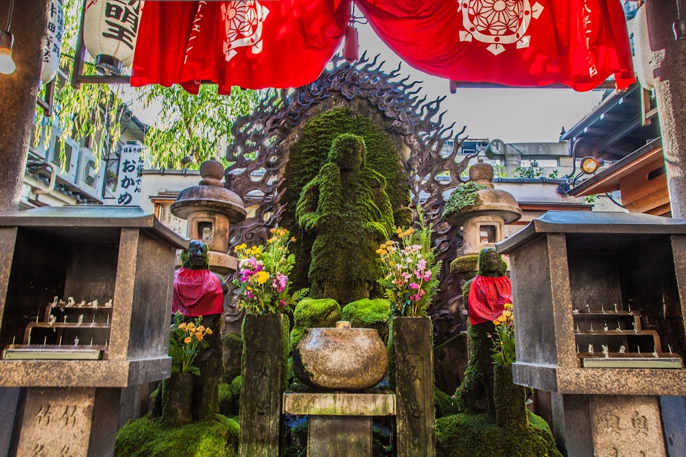 Hozenji Temple