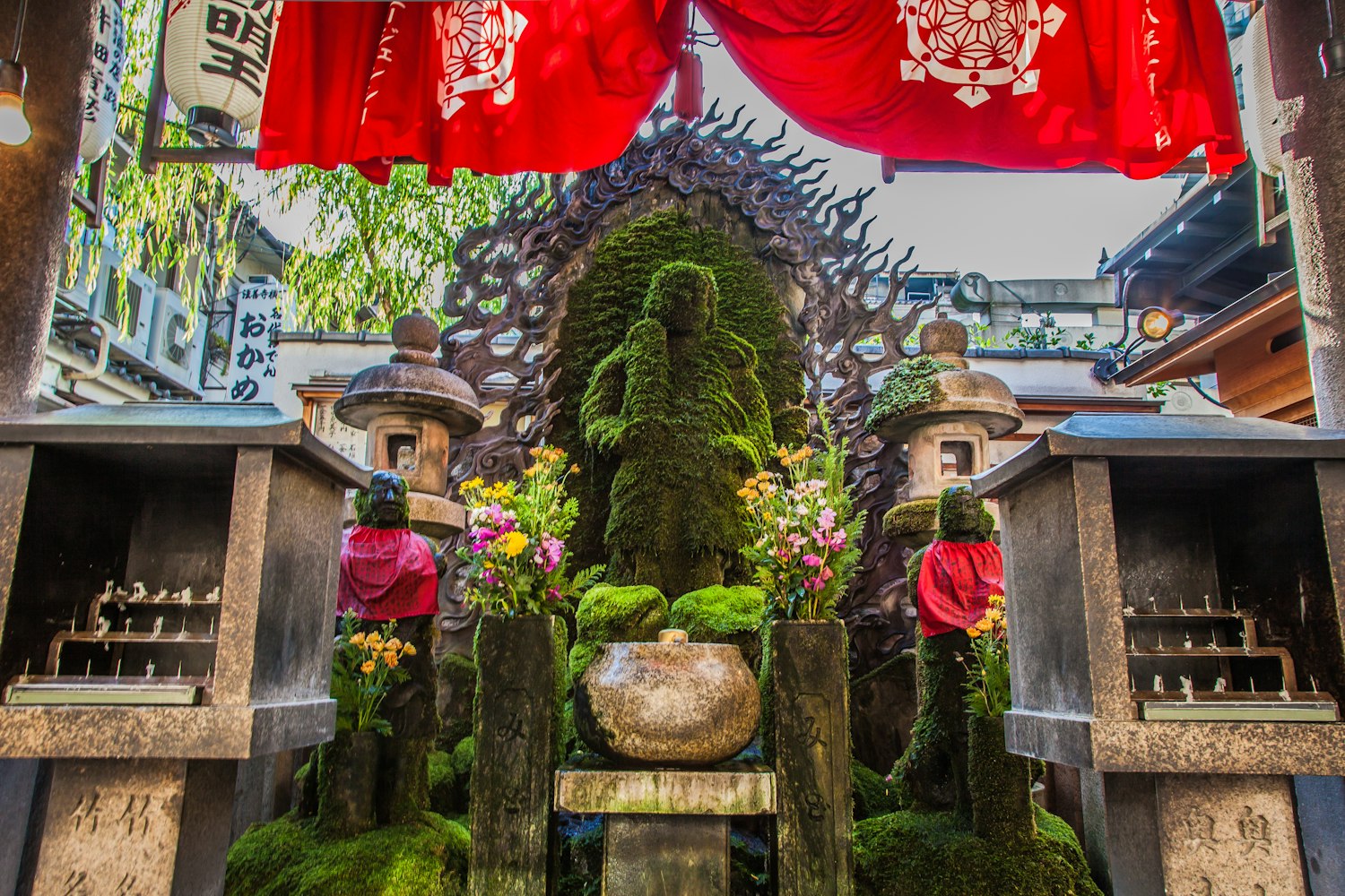 Hozenji Temple