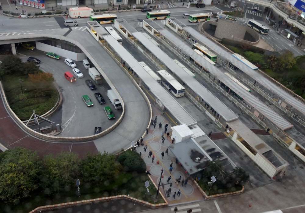 shinjuku west bus and taxi area