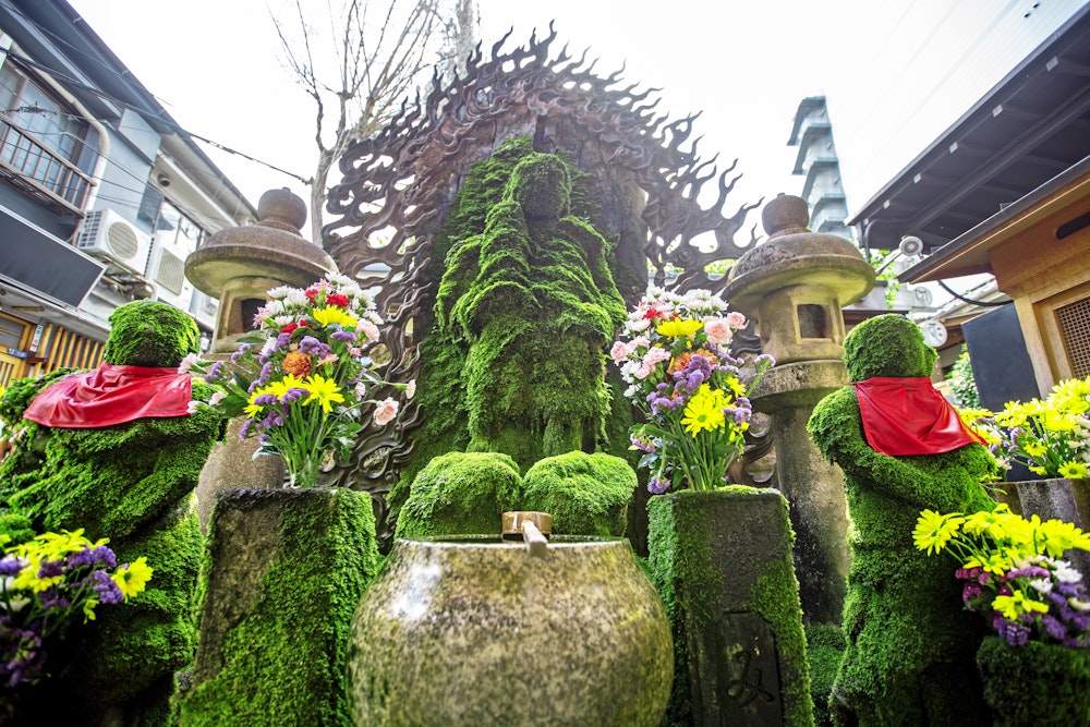 Hozenji Temple