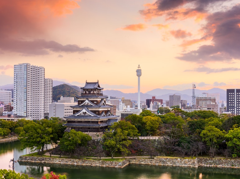 広島の隠れた宝石を発見しよう:地元ガイドとのE-Bike冒険!