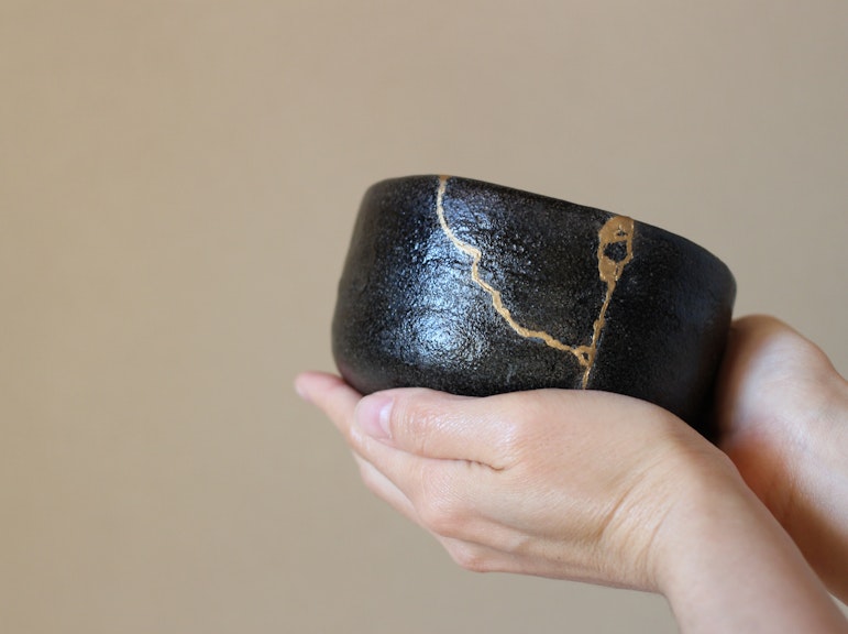 東京の中心で金継ぎの技を発見する