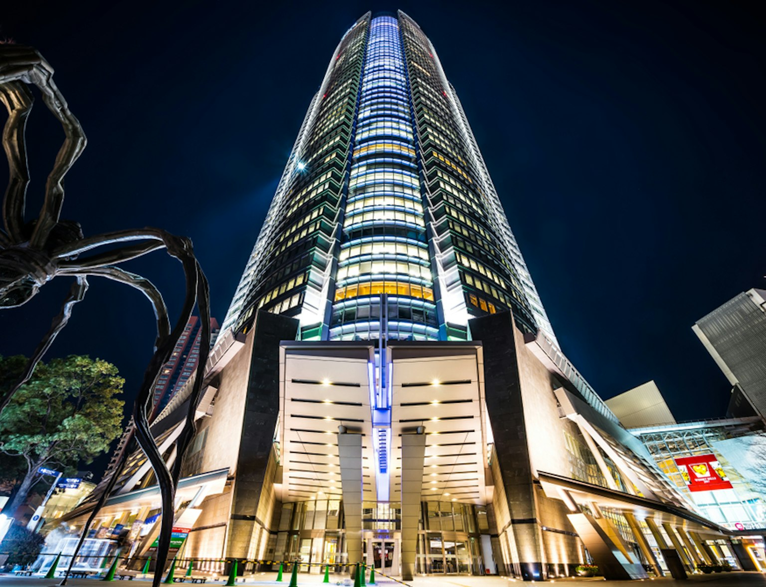 Roppongi Hills Mori Tower at Night Roppongi Hills Mori Tower at Night