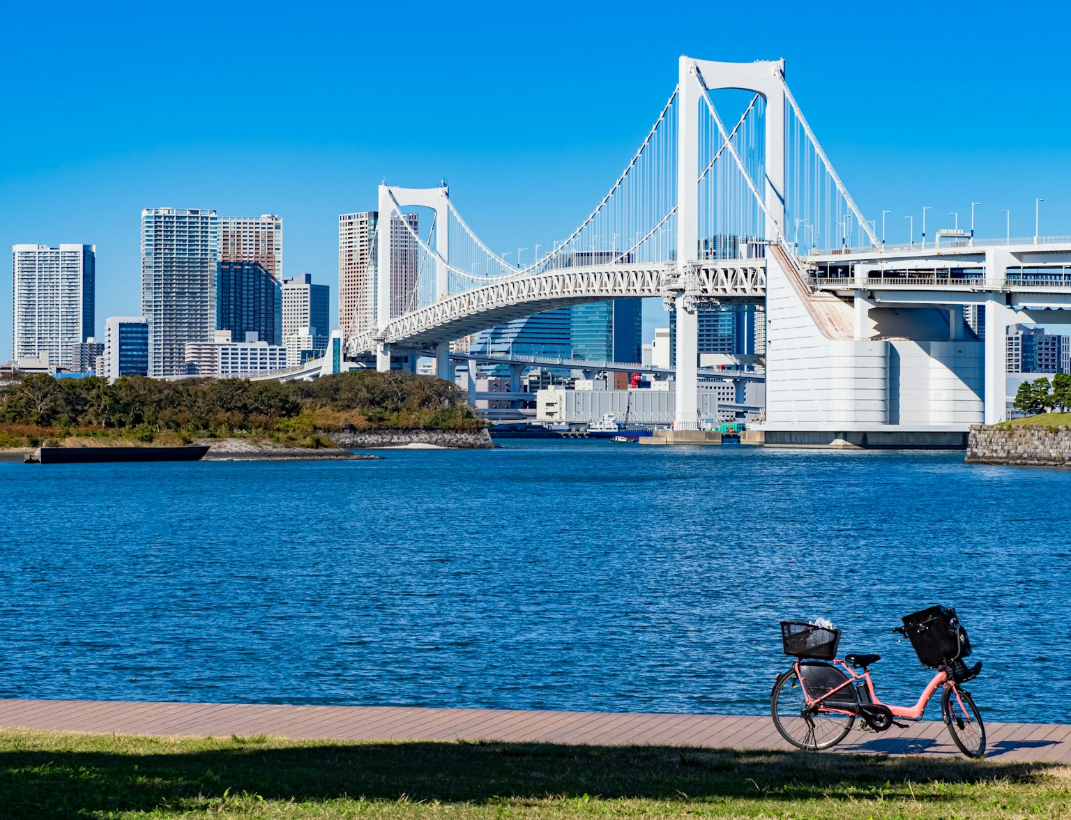 Biking in Tokyo Biking in Tokyo