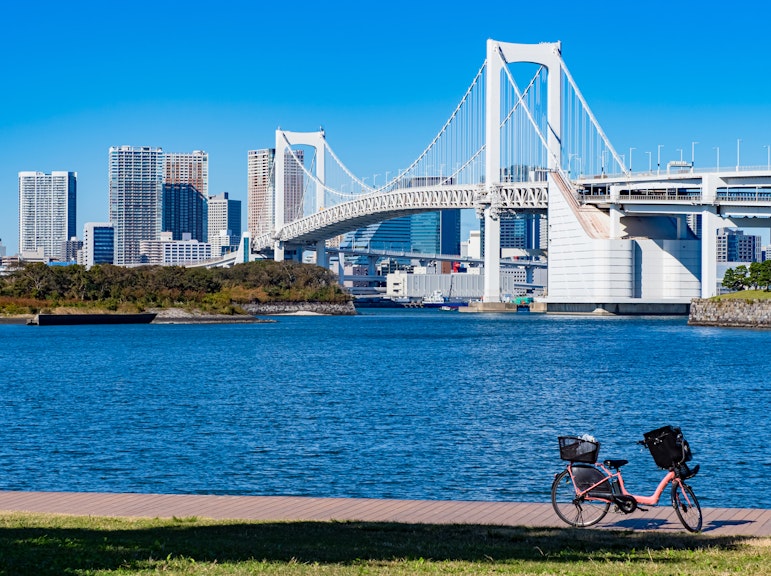 도쿄 시골에서의 풀데이 전기 자전거와 강 트레킹 투어