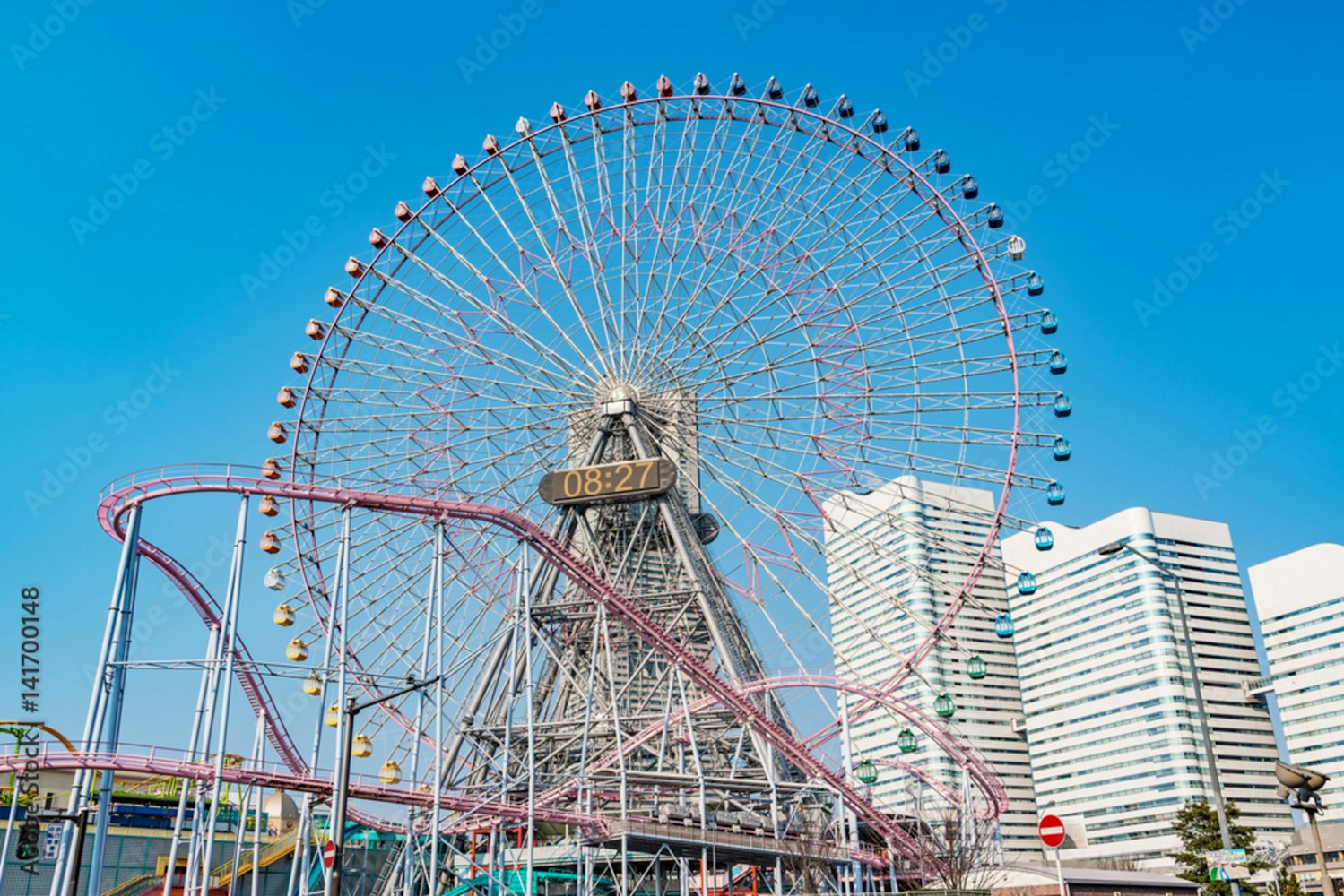 Yokohama's Cosmo Clock 21