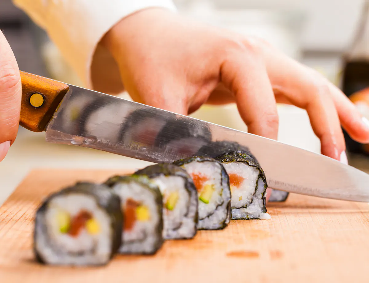 Sushi Cutting Sushi Cutting