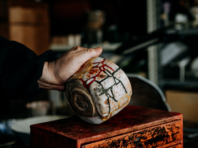 金継ぎを体験:東京のユニークなアートツアー