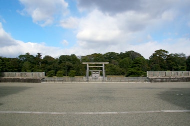 Mausoleum of Emperor Jinmu